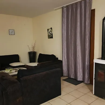 Maison, Grand Jardin, 8 Min A Pied, Piste Cyclable, 6 Couchages Holiday home