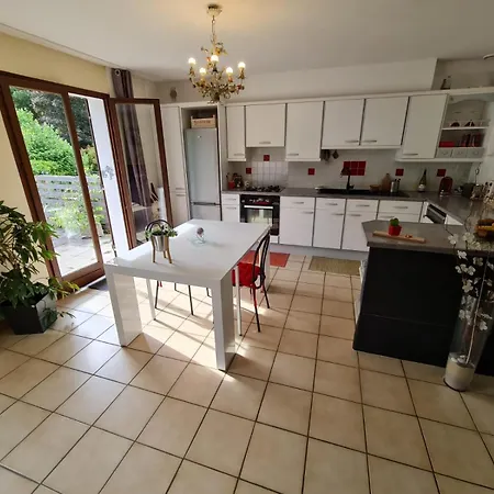 Maison, Grand Jardin, 8 Min A Pied, Piste Cyclable, 6 Couchages